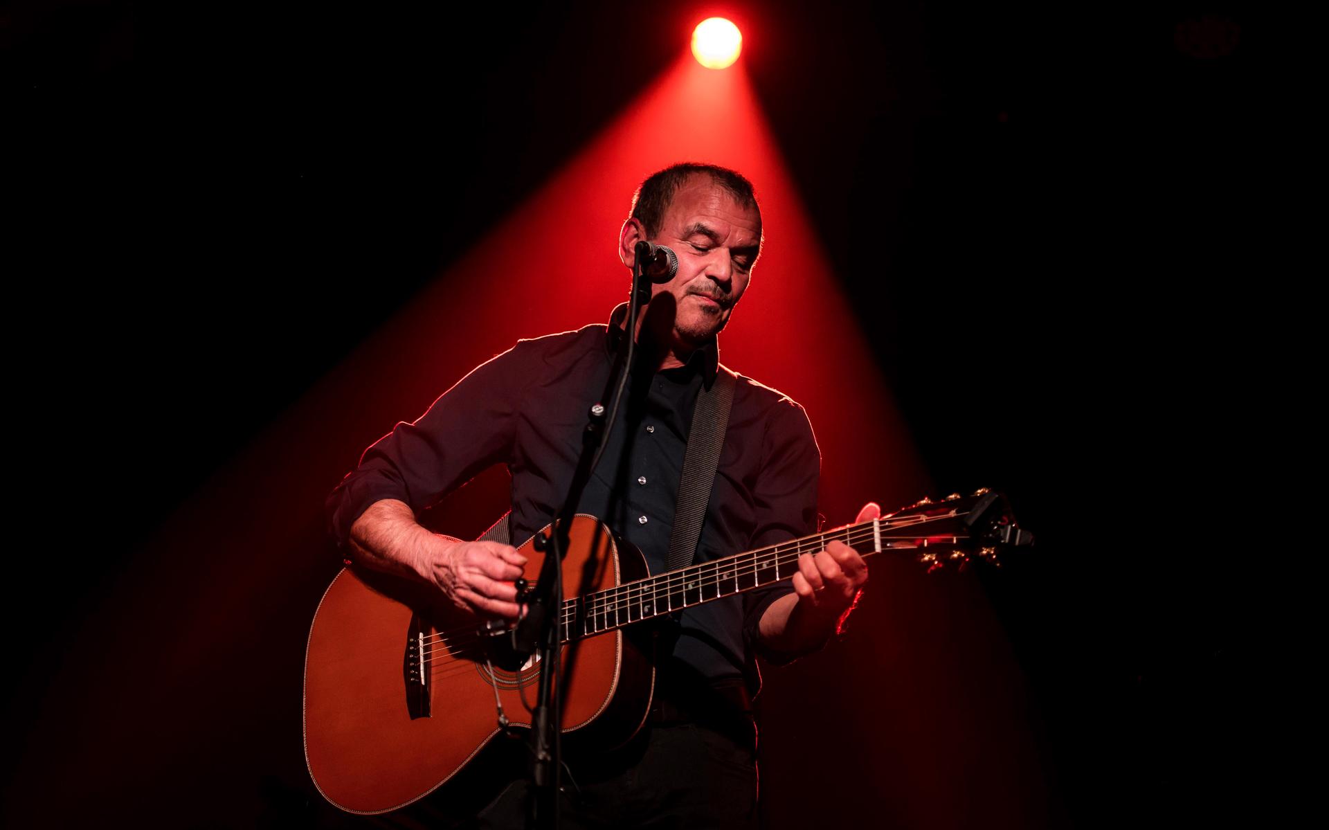 Doe Maar-icoon Ernst Jansz (75) ontleedt de kern van Bob Dylan